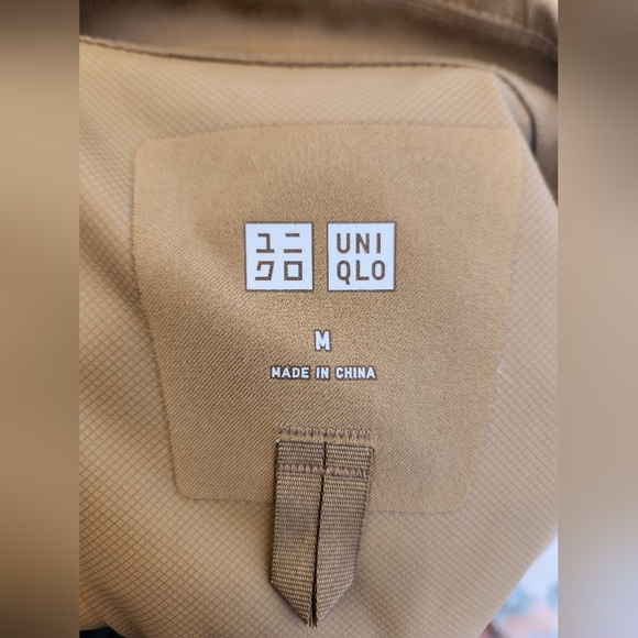 Uniqlo trench coat - Picture 6 of 8